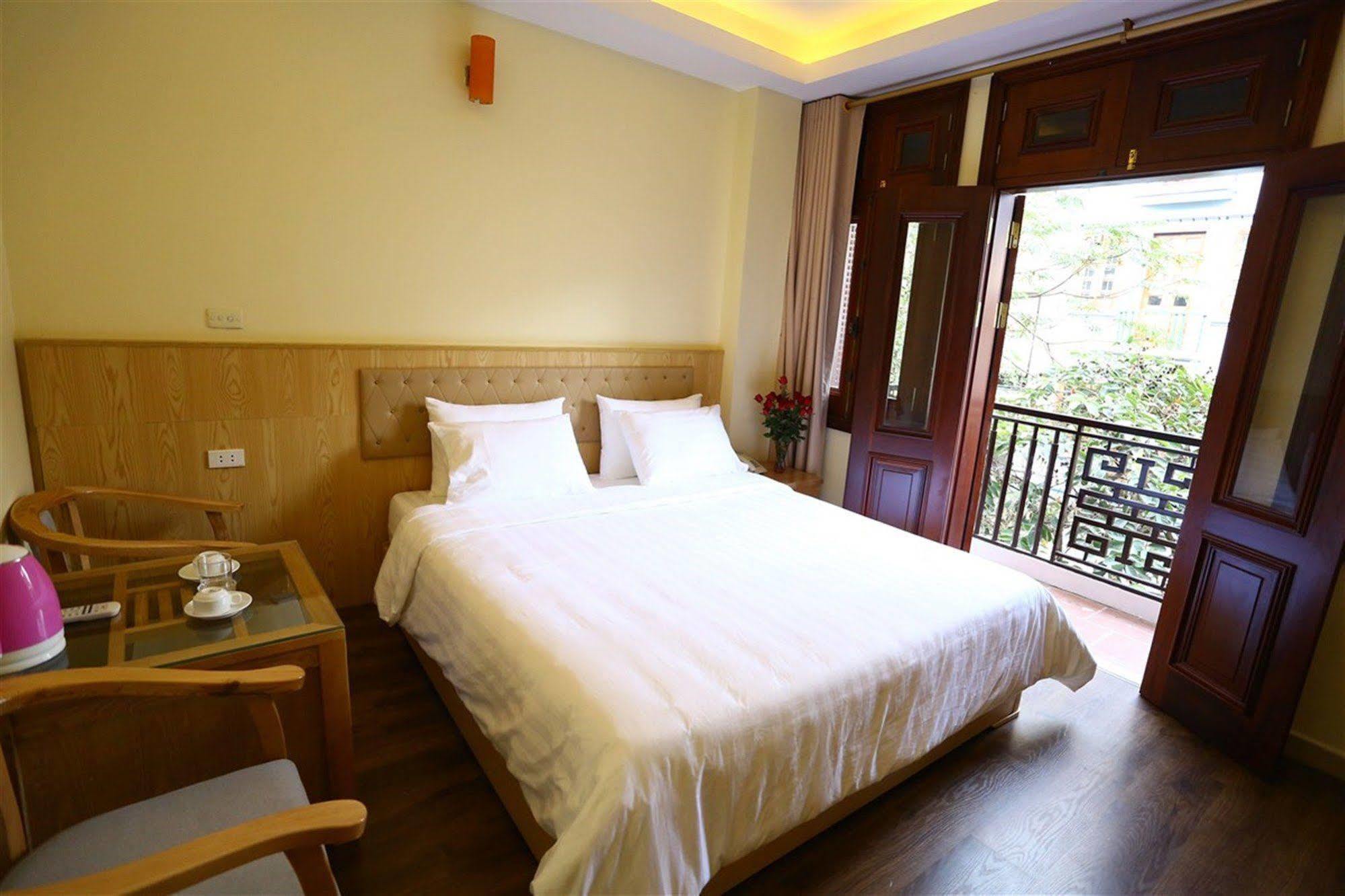 Queen Light Khách sạn Hà Nội